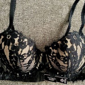Victoria’s Secret Dream Angels lined Demi/Demi-buste double.